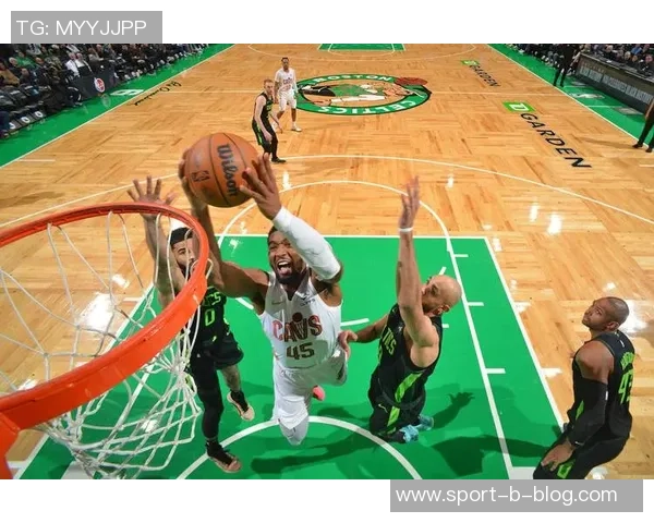 神射手豪泽创凯尔特人历史新纪录单场三分球命中数突破十个